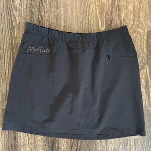Montura Black Skort Athletic size Large